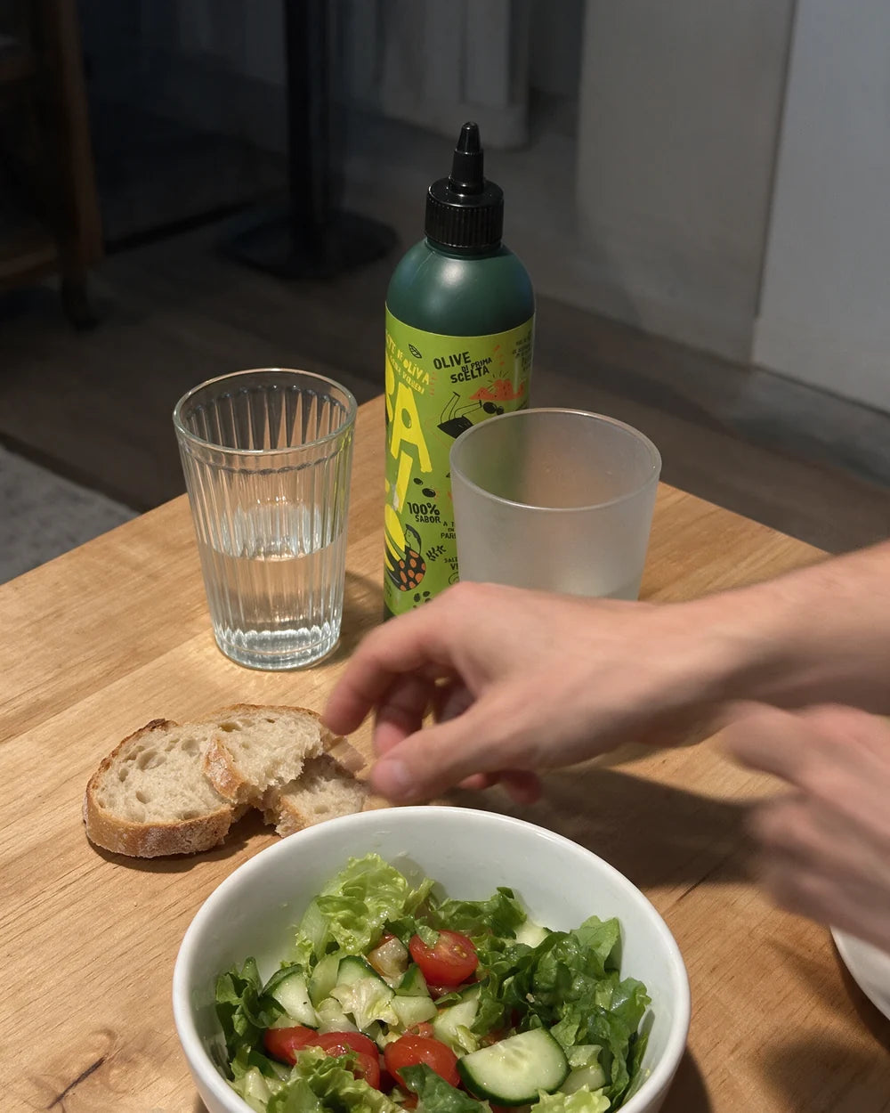 BACIO en la mesa